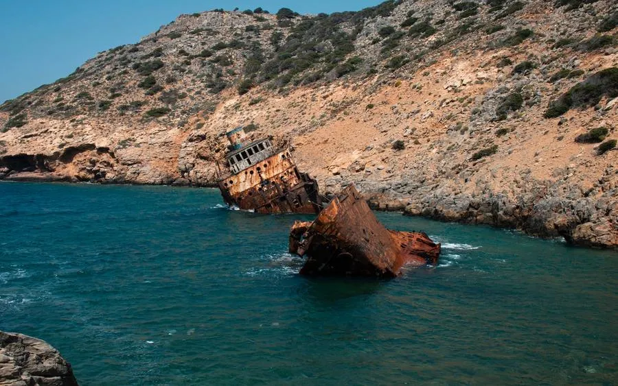 shipwreck or derelict vessel